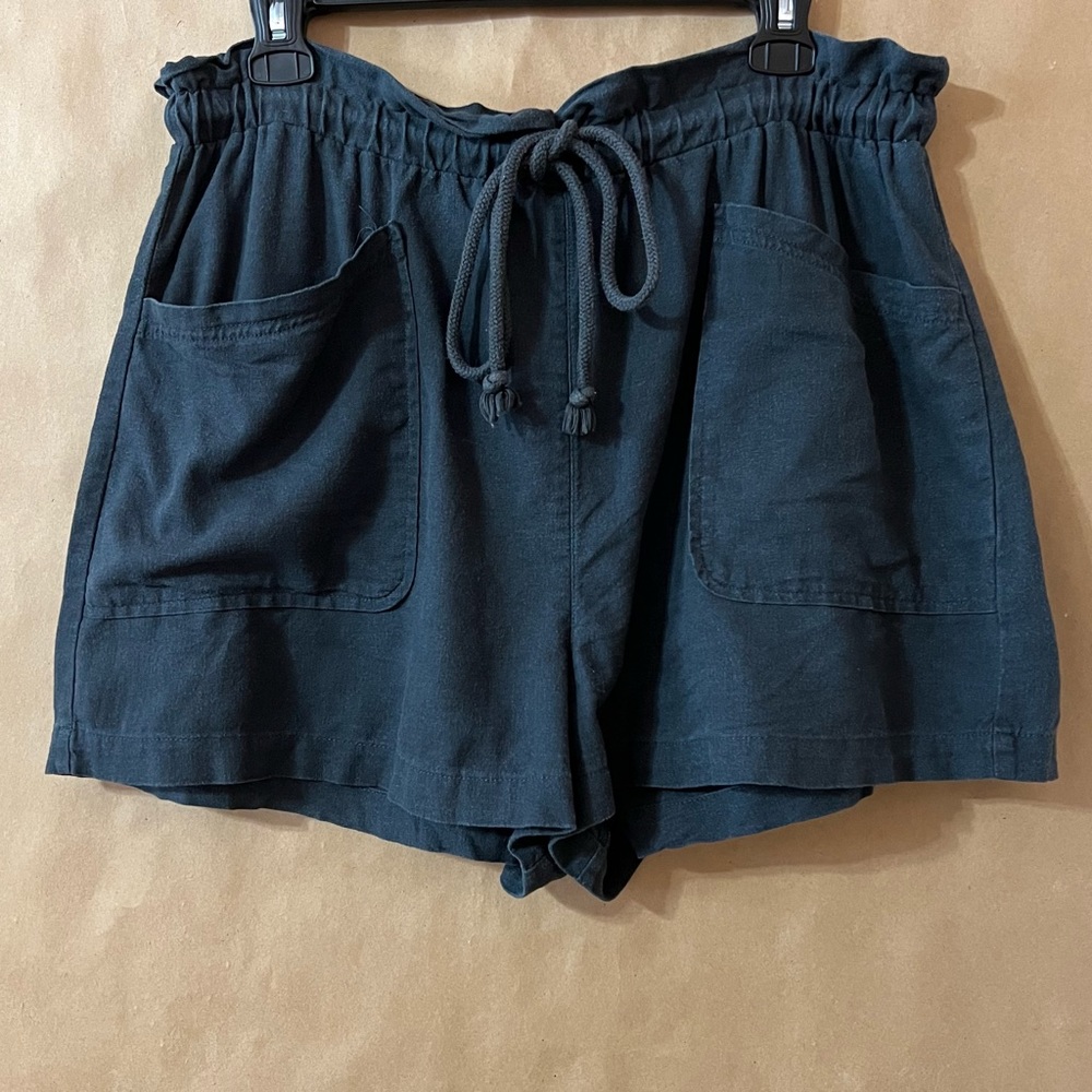 Universal Thread | Linen High Rise Drawstring Tie Waist Utility Shorts Size L
